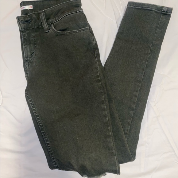 Levi’s Super Skinny Olive Green Jeans - Woman’s size 28 - Picture 1 of 9